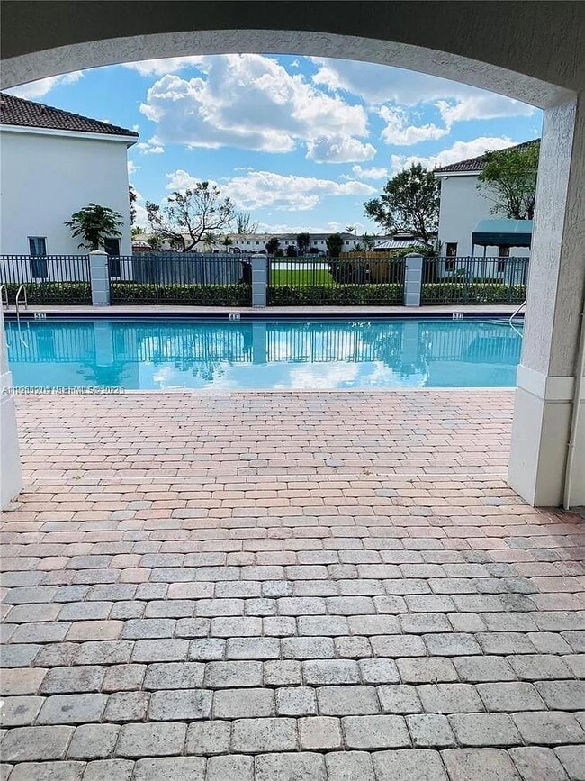 Building Photo - 2907 SE 15th Terrace