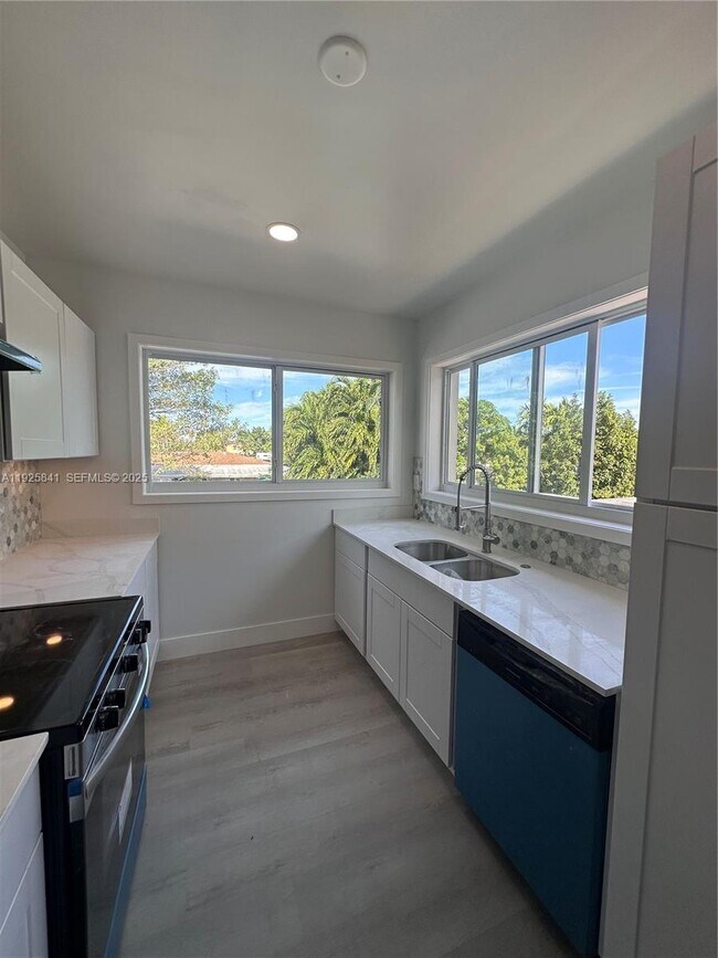 Building Photo - 1701 NW 34th Ave