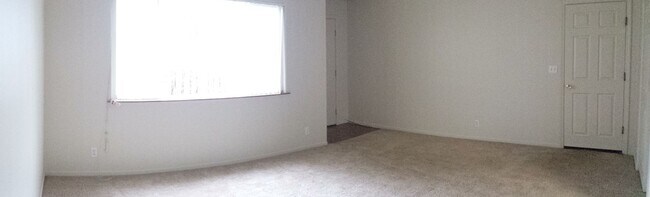 Building Photo - 3/2 House with Double Car garage in McK