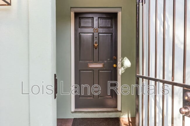 Building Photo - 12 Elliott St