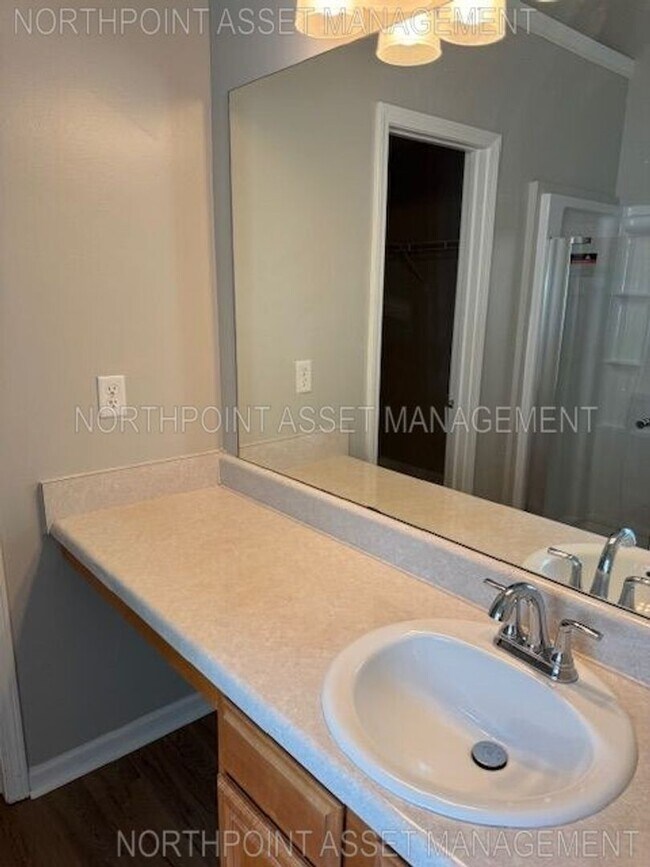 Building Photo - Beautiful 3BR 2BA Home w/ Attached Garage in Fairburn