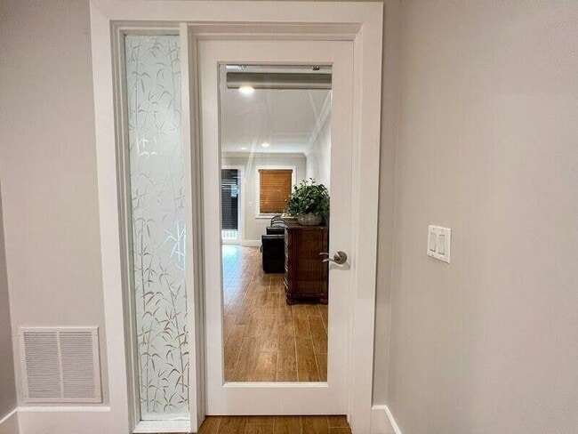 Building Photo - 4216 Sea Grape Dr