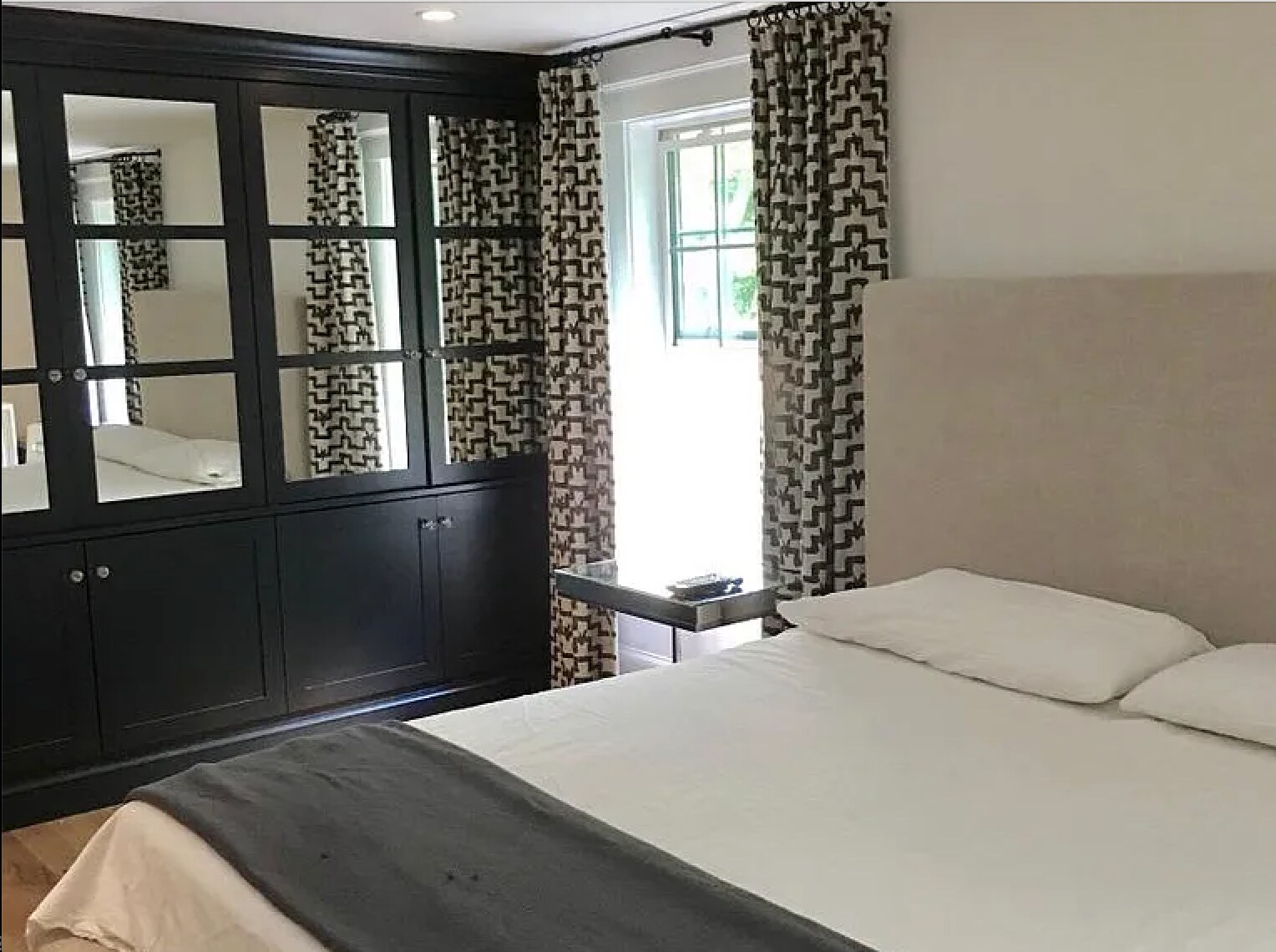 Master Bedroom - 41 Howe St