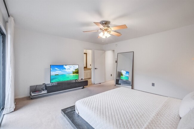 Building Photo - 1112 Bering Dr