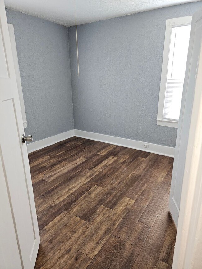 Building Photo - 35 S 3rd St