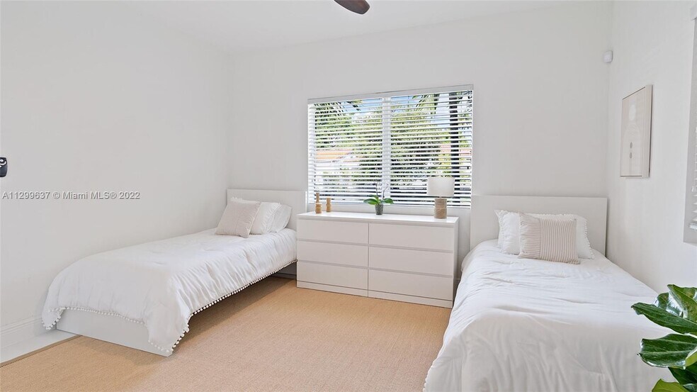 Building Photo - 1310 Flamingo Way