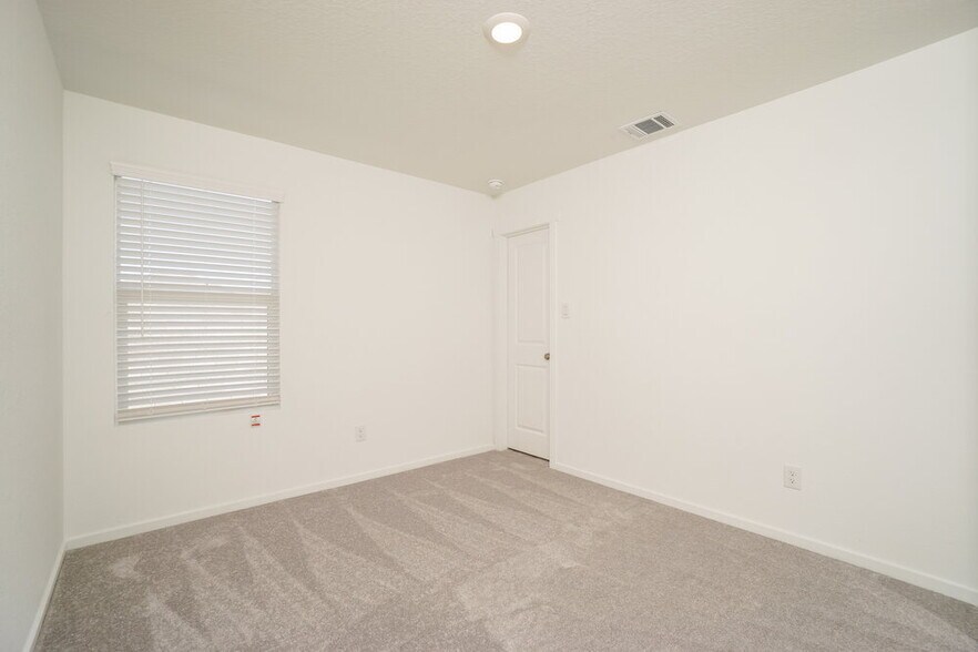 Building Photo - 449 Payton Pl