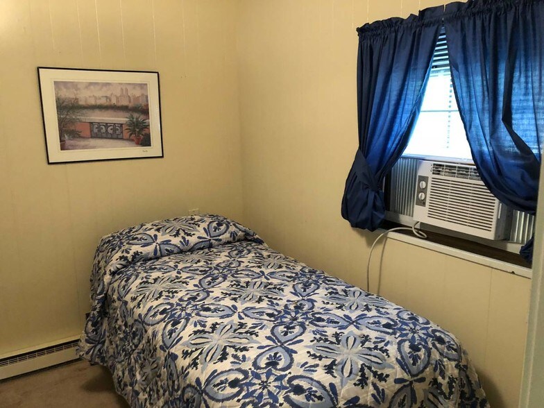 Building Photo - 101 Woodcrest Dr