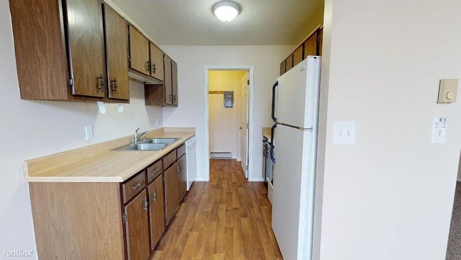 Building Photo - 943 N Dorset Rd