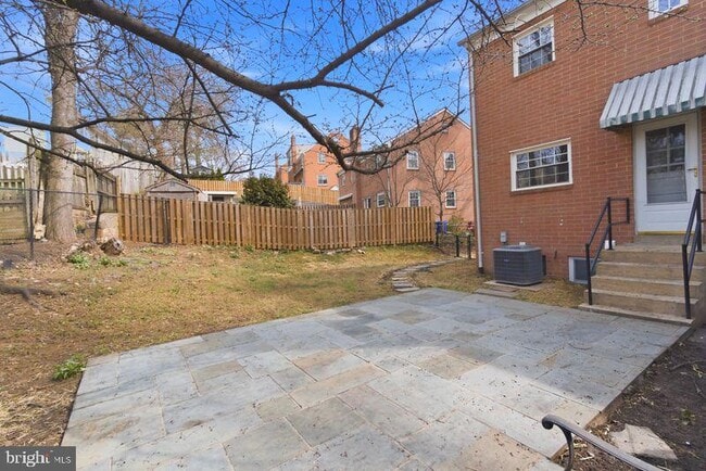 Building Photo - 4813 20th Pl N