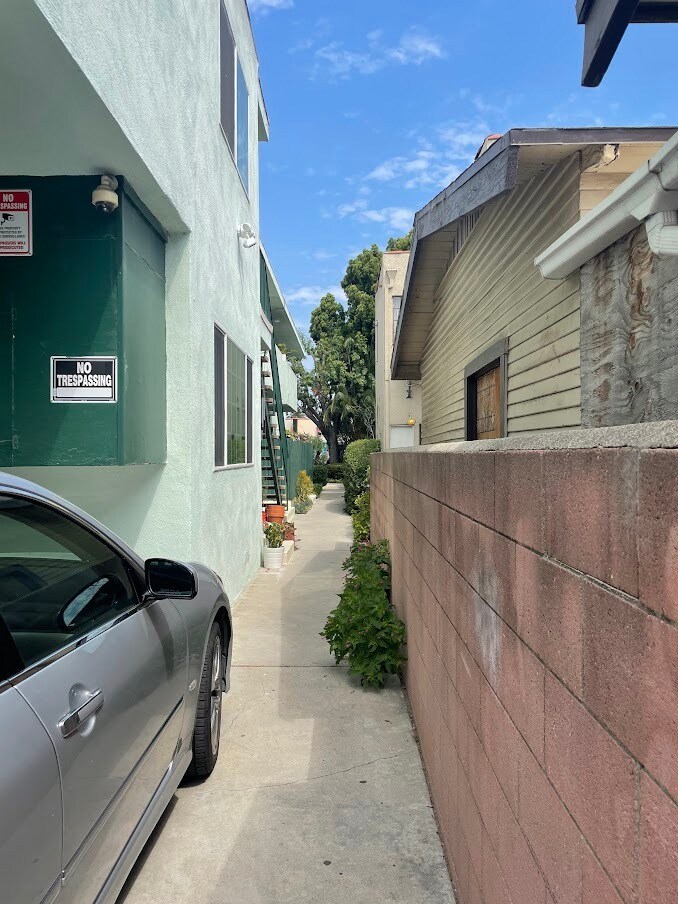 Building Photo - 1520 Venice Blvd