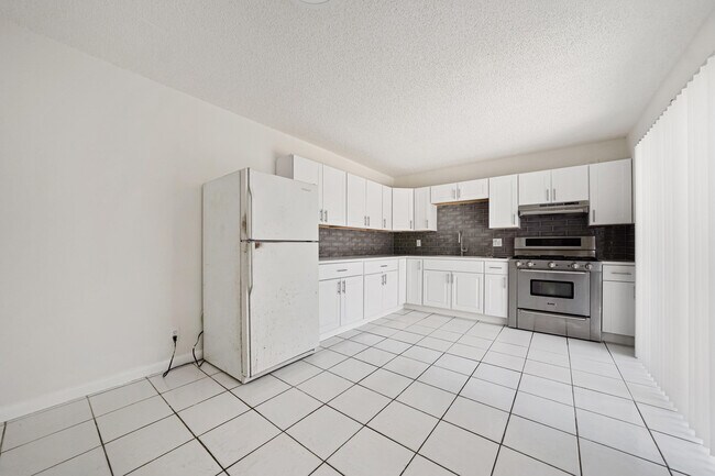 Building Photo - 2173 White Pine Cir