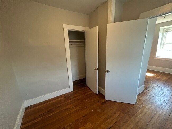 Building Photo - 93 Orange St