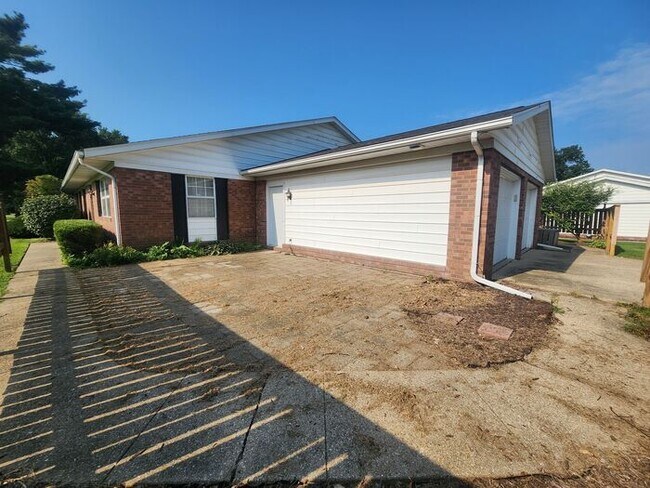 Building Photo - 3 Bedroom 2 Bath Condo Near Honey Creek Co...