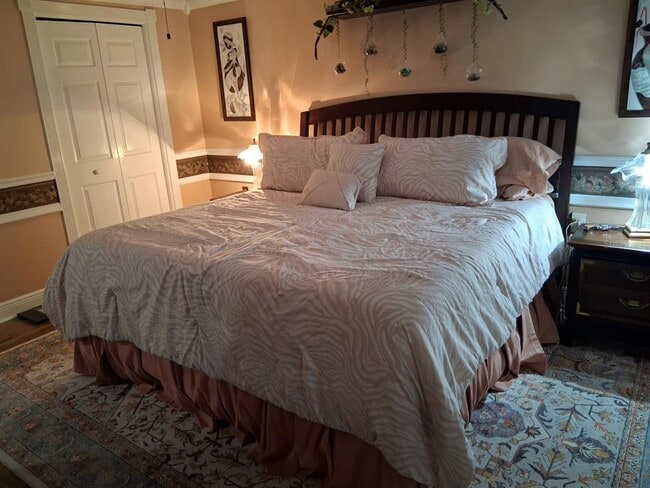 Building Photo - 12213 Saddle Strap Row