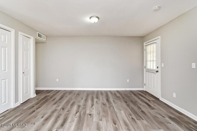 Building Photo - 4657 S Paseo Don Carlos
