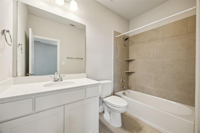 Building Photo - 975 Stampede Dr