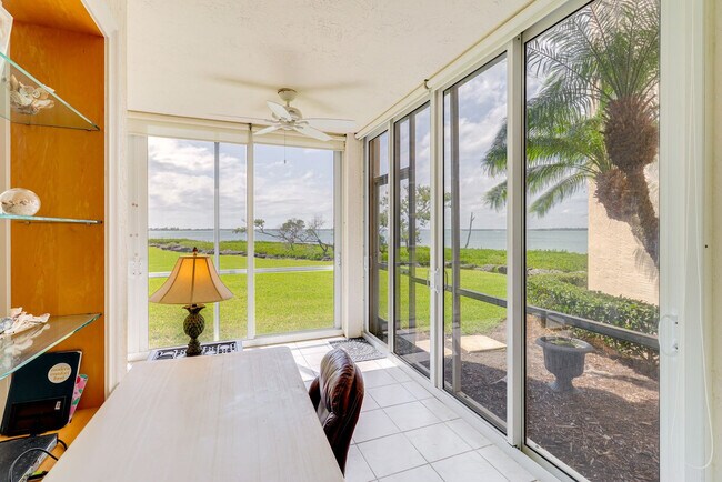 Building Photo - 5799 NE Island Cove Way