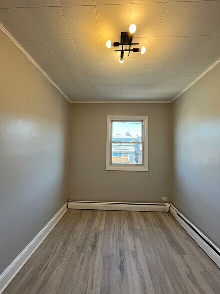 Building Photo - 56 Terhune Ave