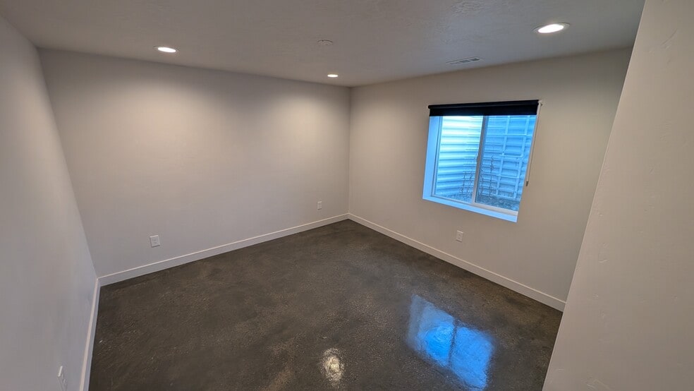 Building Photo - 11478 S Old Cedar Dr