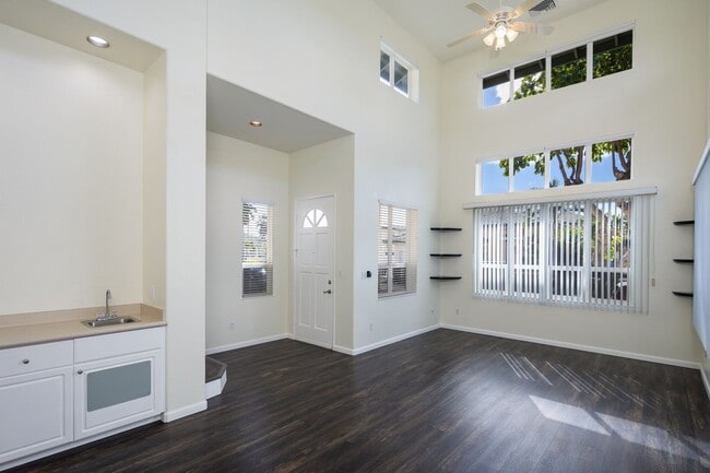 Building Photo - 4 Bed 2.5 Bath in Kapolei Iwalani