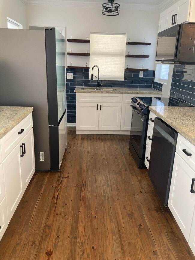 Building Photo - 5101 Spruce Ave