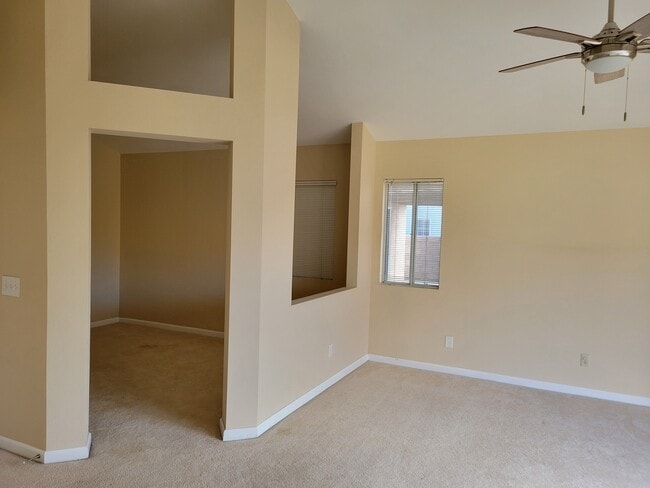 Building Photo - 3143 Mariposa Ave