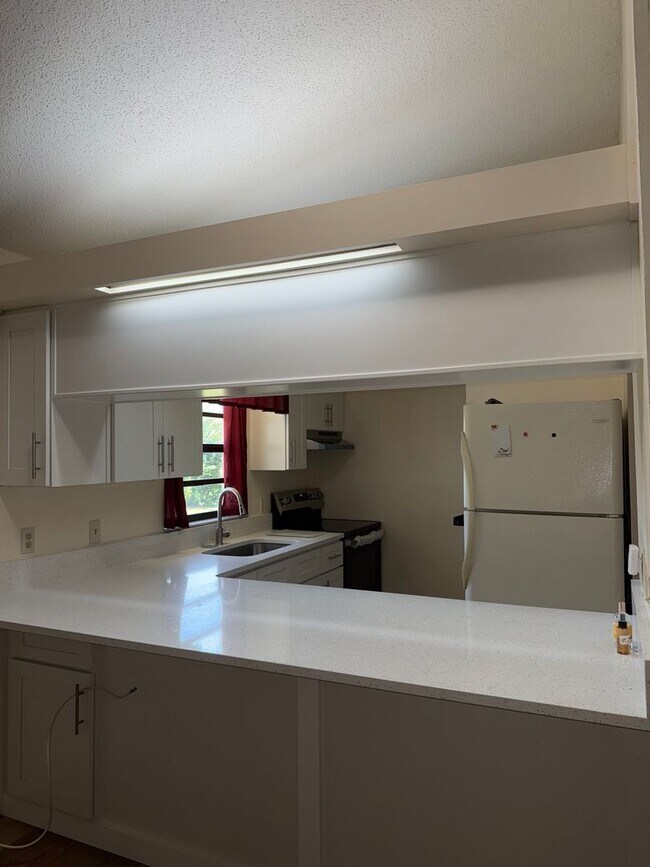 Building Photo - 250 Terrace Hill Blvd