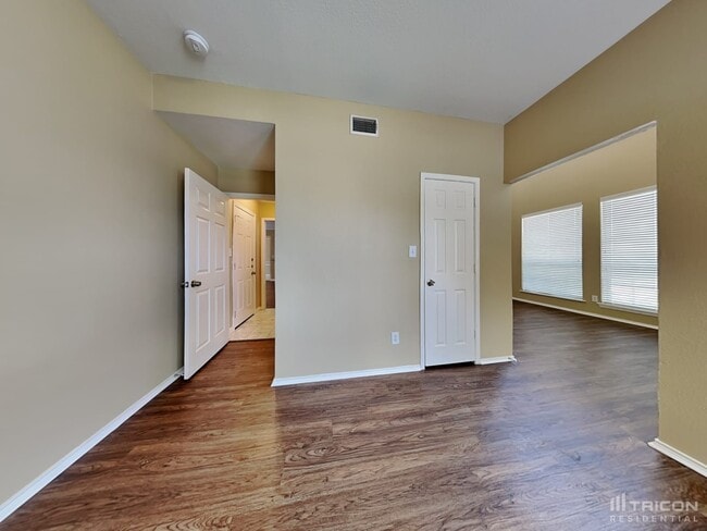 Building Photo - 1911 Deepwood Street Mesquite TX