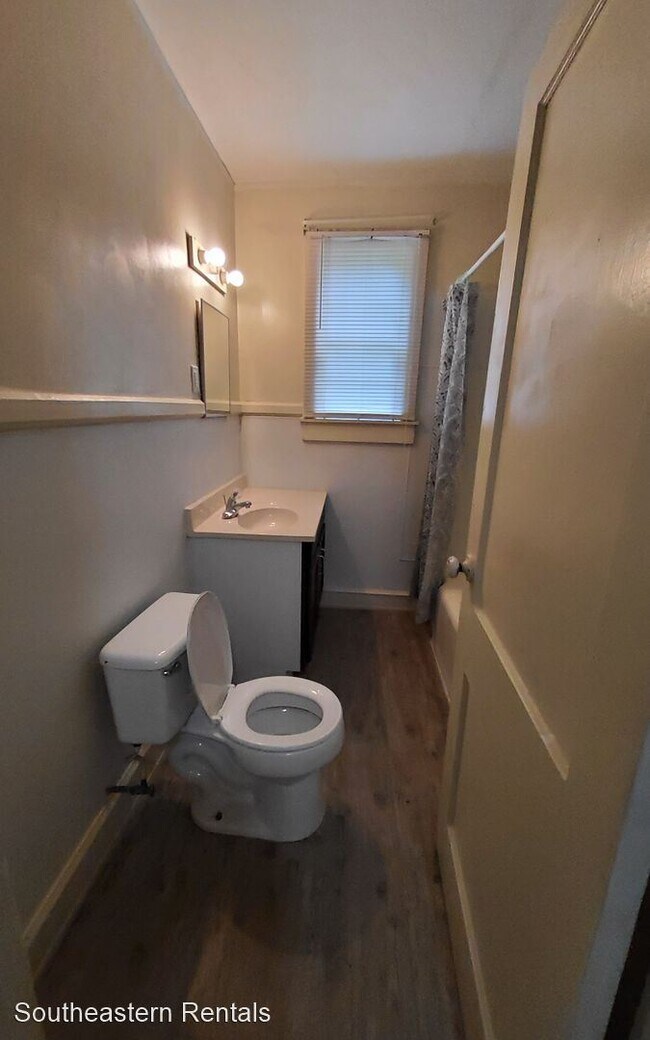 Building Photo - 2 br, 1 bath House - 322 E Charlotte Ave