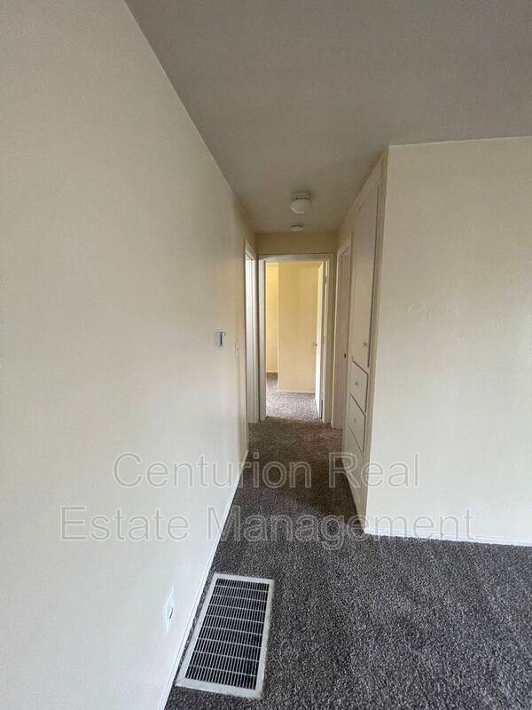 Building Photo - 4356 10th Ct SE