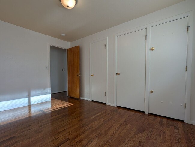 Building Photo - Charming 3 Bedroom, 1 Bath With Large Yard & Great Patio Space!