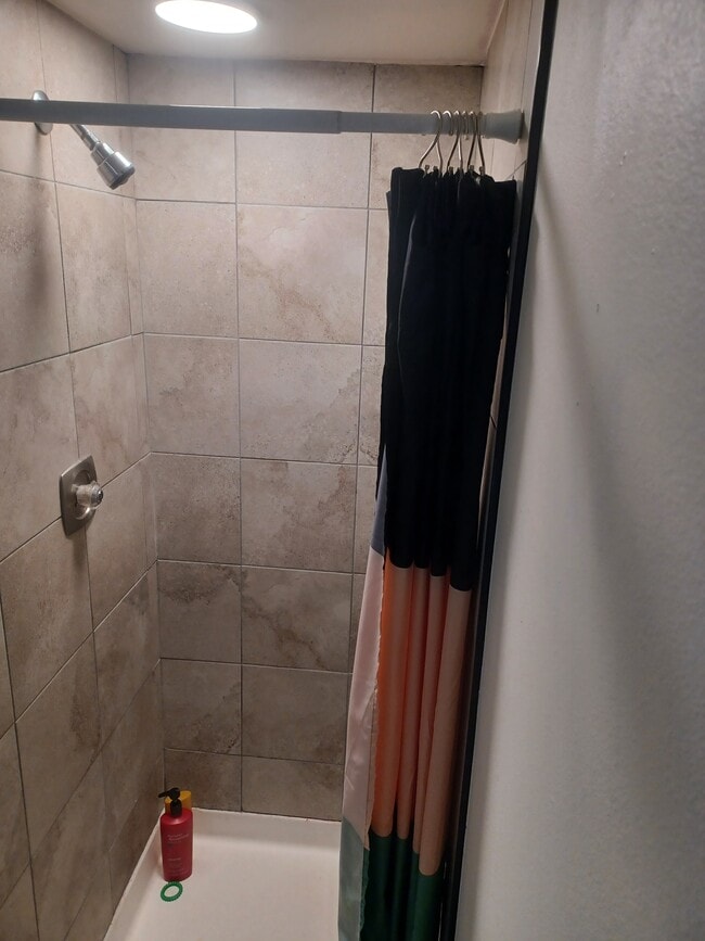 Building Photo - 3000 Regatta Ln