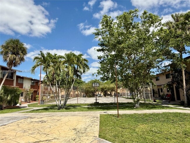 Building Photo - 20 SW 108th Ave