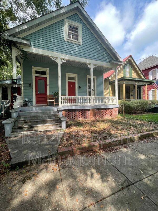 Primary Photo - 811 3rd Ave