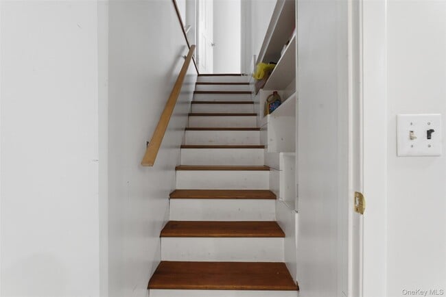 Building Photo - 25 Woodland Terrace Ct