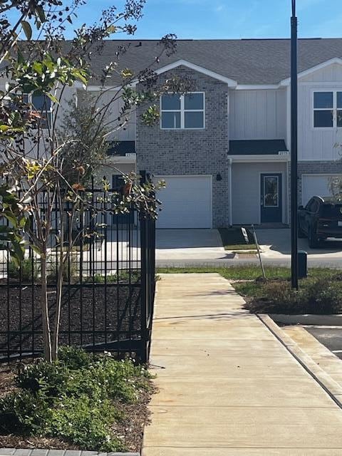 Building Photo - 2587 Cliff Hollow Cir