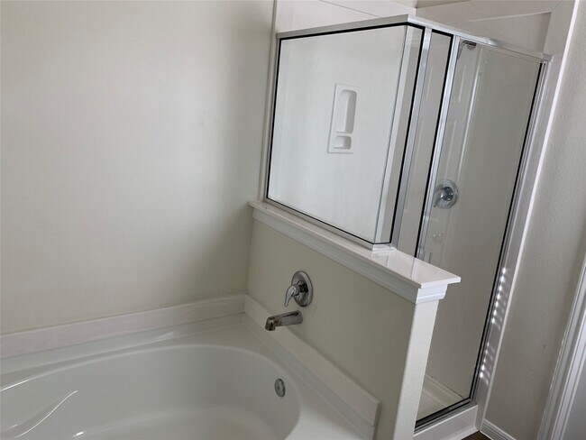 Building Photo - 4622 Falling Sun Dr