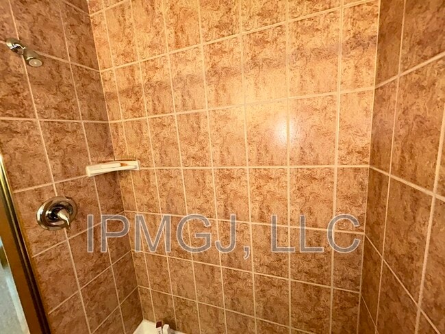 Building Photo - 815 Lincoln Ct