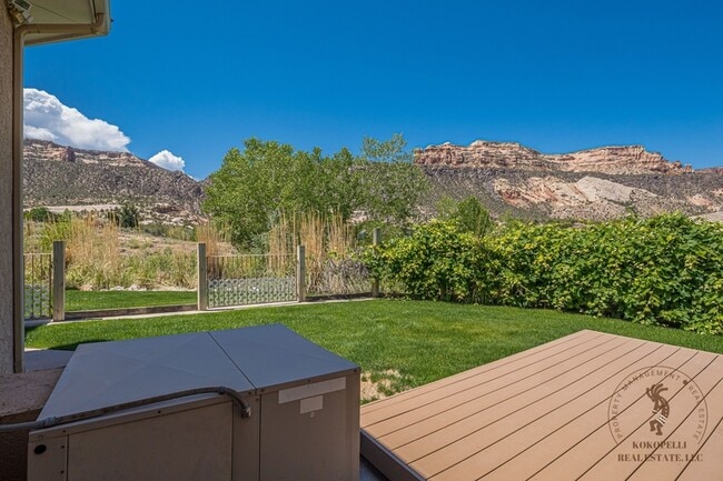 Building Photo - 2141 Redcliff Cir