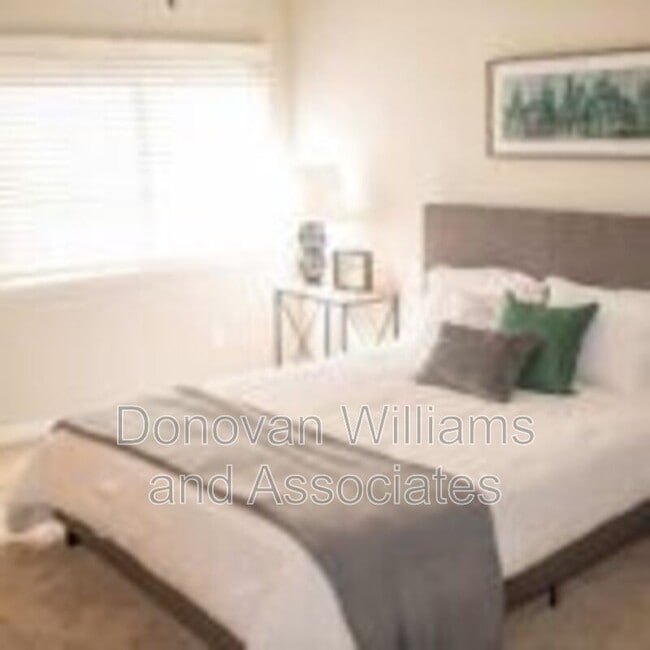 Building Photo - 2207 Kilborne Dr