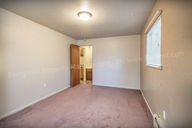 Building Photo - 1301 Burton Ct