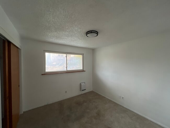 Building Photo - 3901-3912 12th St SW