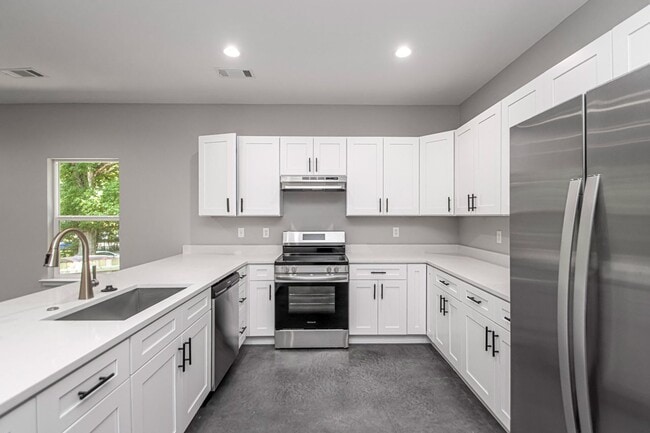 Building Photo - 1621 Wilson Rd