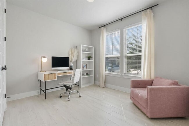 Building Photo - 8214 Talferd Trl