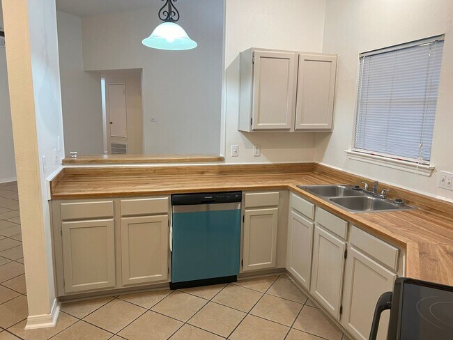 Building Photo - 7827 Forest Briar