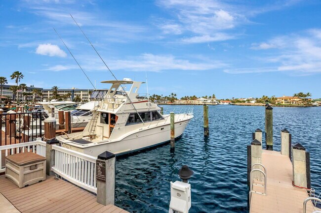 Building Photo - 270 Captains Walk
