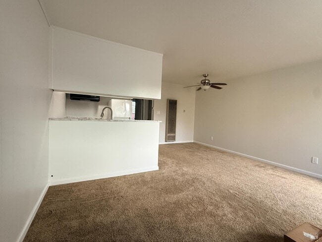 Building Photo - 825 First St