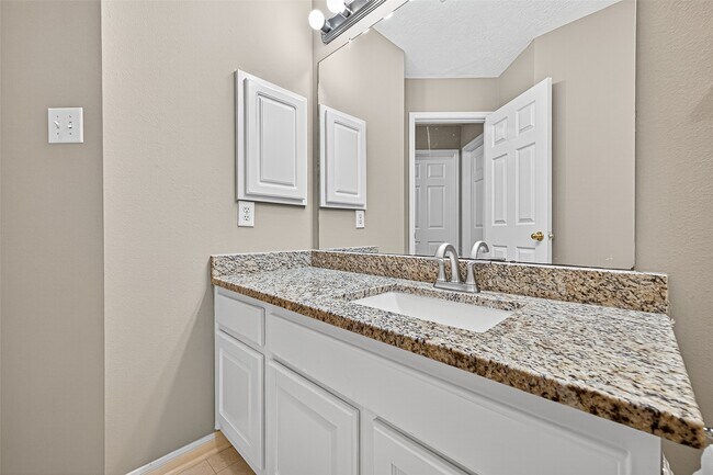 Building Photo - 2143 Mossy Trail Dr