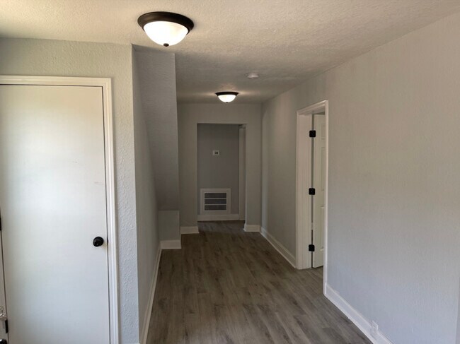 Building Photo - 215 E Burwell Ave